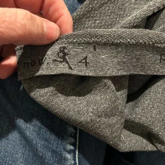 Lululemon Run Swiftly Tech 1/2 zip size 4 - Picture 3 of 3